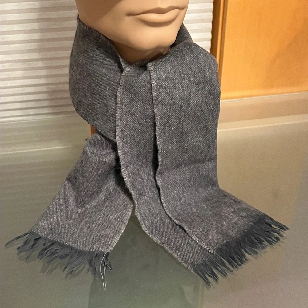 🐑Cashmere & Wool Charcoal Fringed Vintage Short & Narrow Scarf Pringle Scotland
